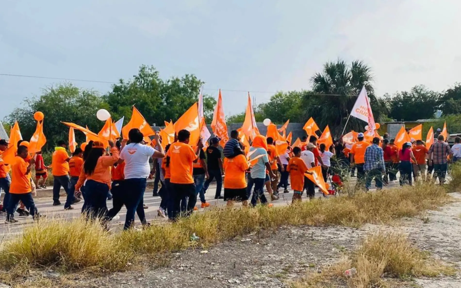 La agresión se perpetró en contra de vehículos que transportaban al equipo del candidato Facebook Pedro Salazar Rodriguez